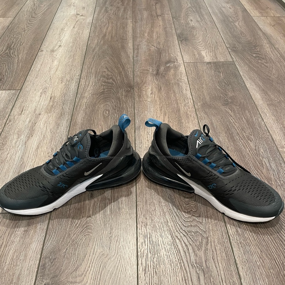 Nike Air Max 270 Black with Blue Highlights - Picture 4 of 9